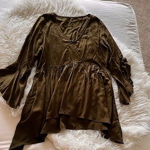 BEAUTIFUL OLIVE GREEN TOP 💚🌷